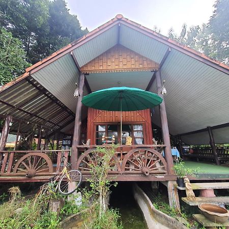 Baan Thabthong Homestay Ban Pak Nam  Kültér fotó